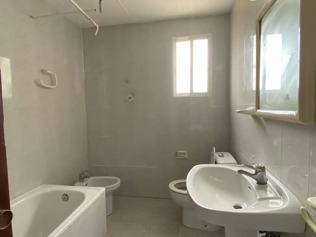 Bany de Casa o xalet en venda en Elche / Elx amb Calefacció, Jardí privat i Terrassa