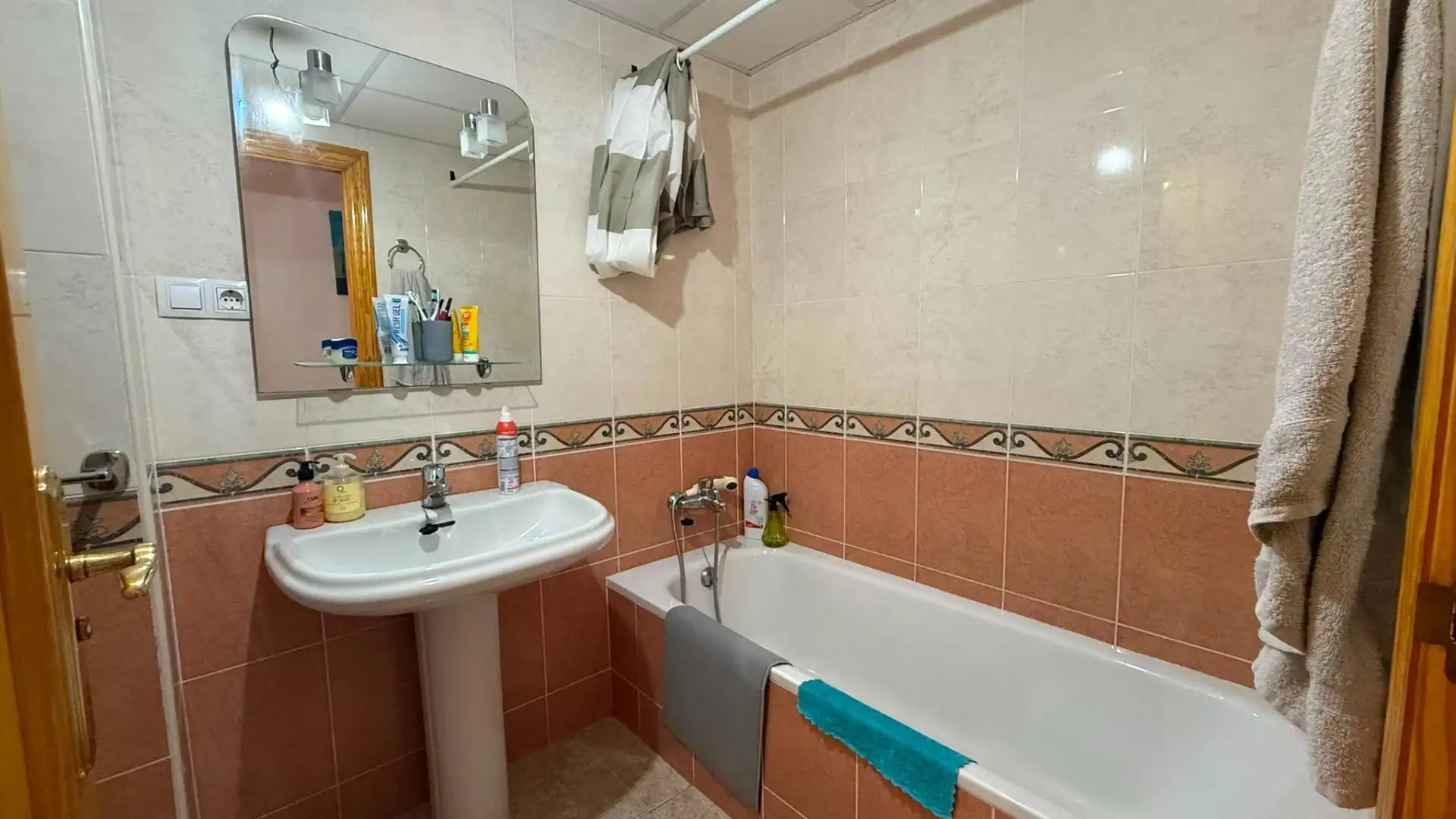Baño de Piso en venta en Águilas con Aire acondicionado, Calefacción y Terraza
