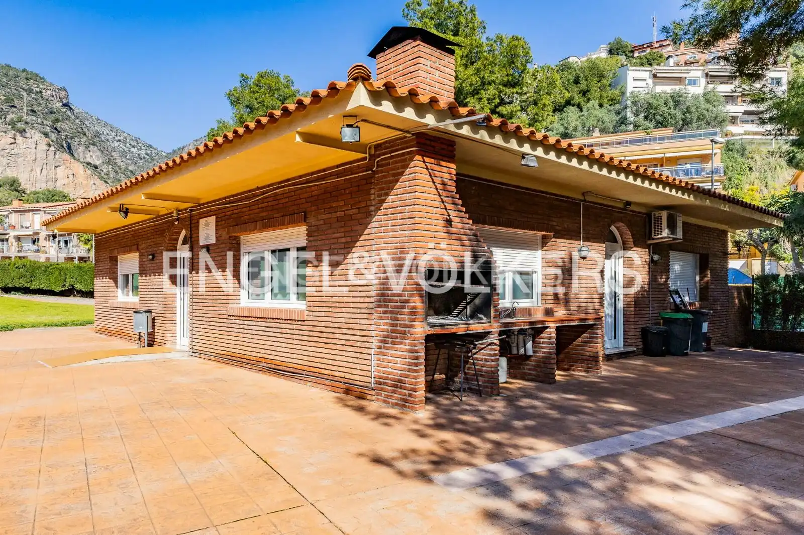 Vista exterior de Dúplex en venda en Sitges amb Aire condicionat, Calefacció i Traster