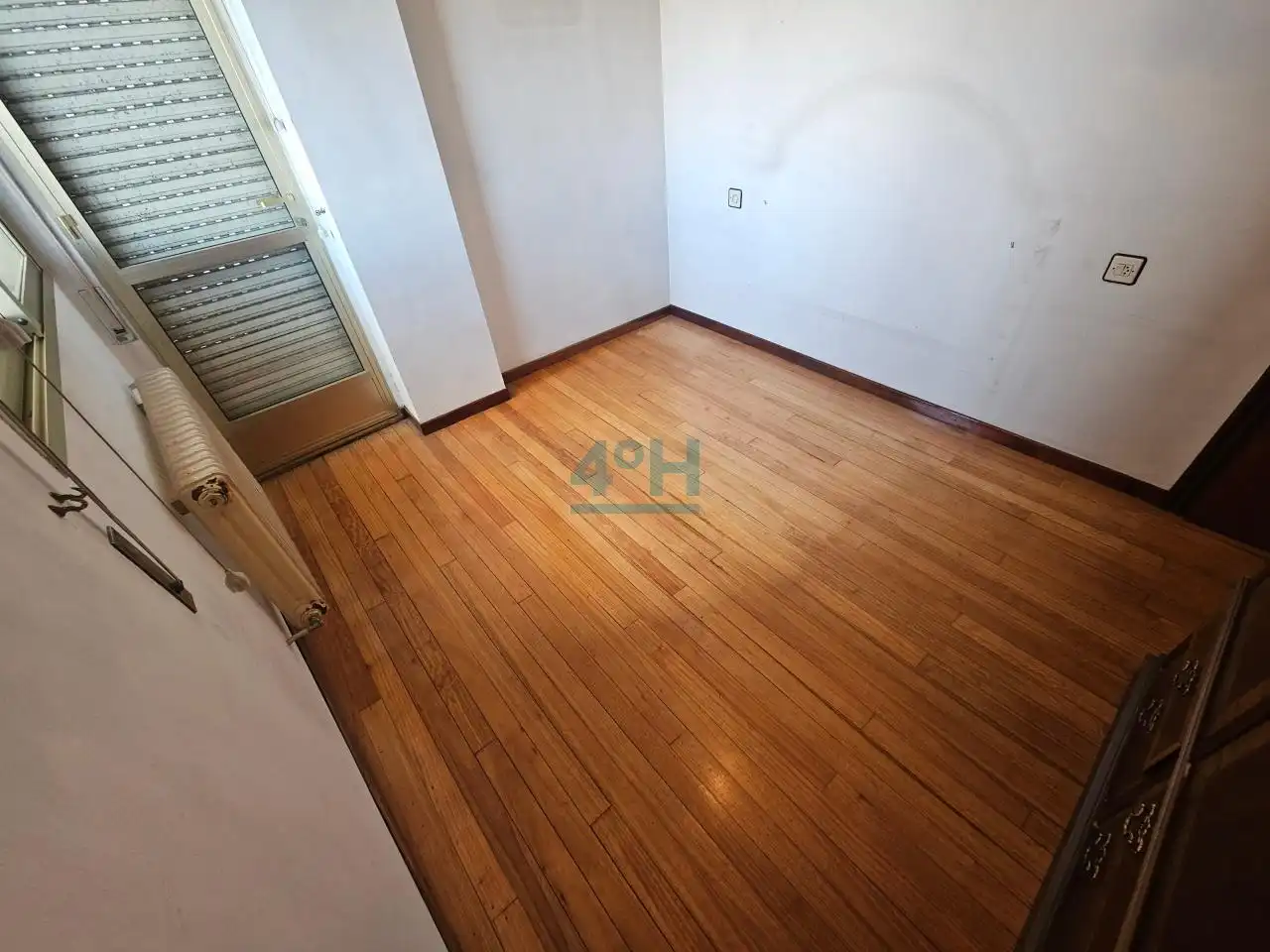 Bedroom of Flat for sale in Ourense Capital   with Heating, Parquet flooring and Terrace