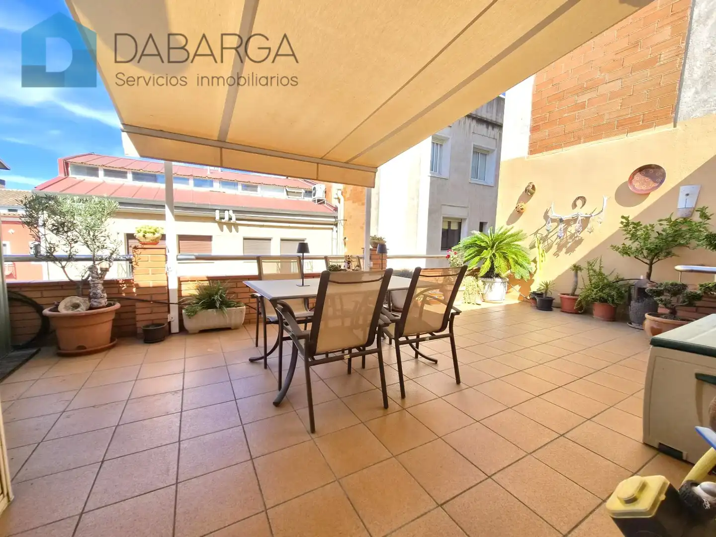 Piso con terraza en venta en Carrer dels Afores