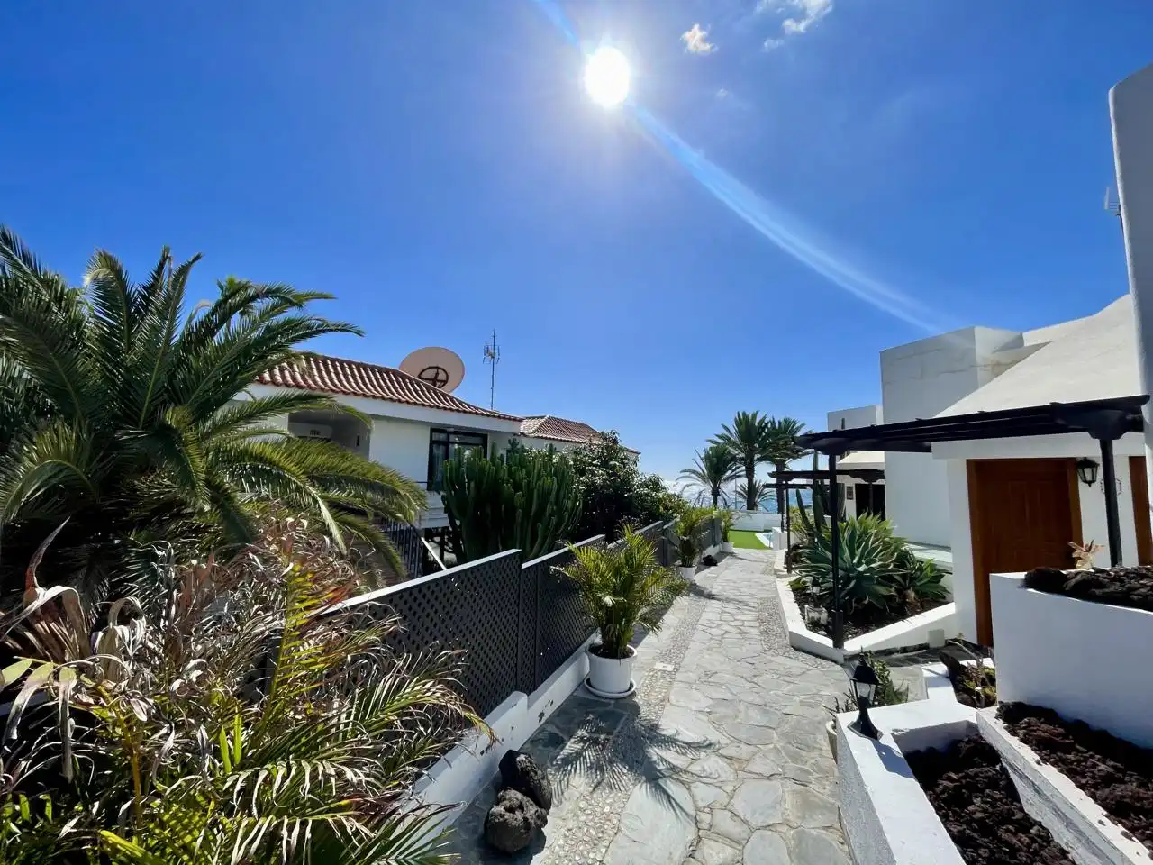 Vista exterior de Dúplex de lloguer en San Bartolomé de Tirajana amb Aire condicionat, Jardí privat i Terrassa