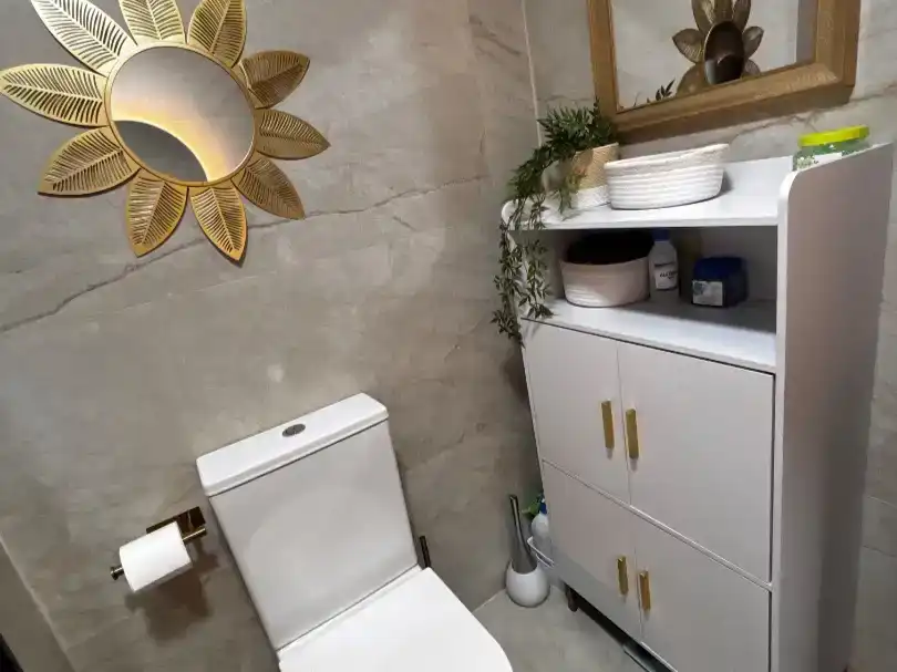 Baño de Piso de alquiler en Vera con Aire acondicionado, Piscina y Balcón