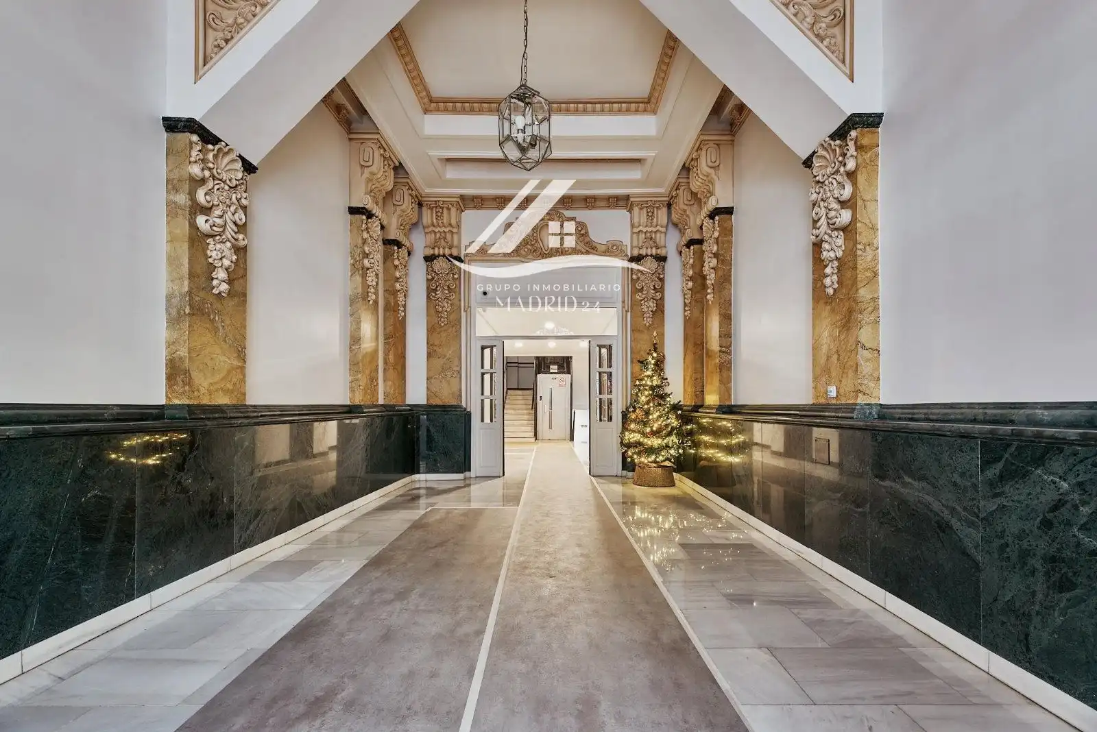 Flat with lift for sale in Calle Velázquez