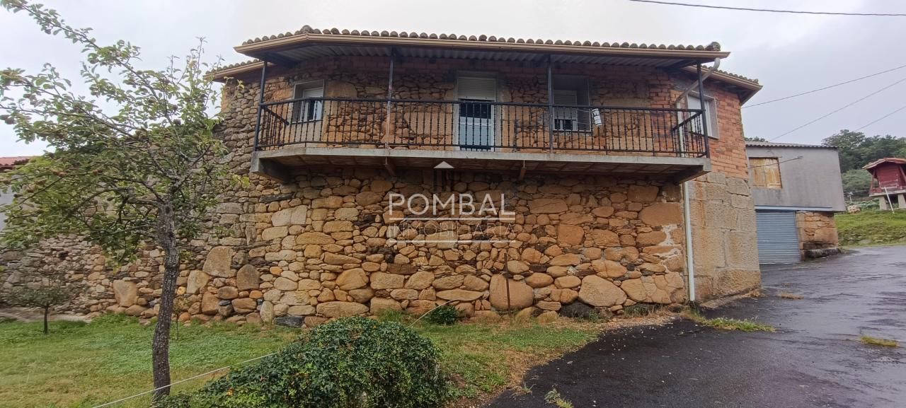 Vista exterior de Casa o xalet en venda en Maceda amb Calefacció i Jardí privat