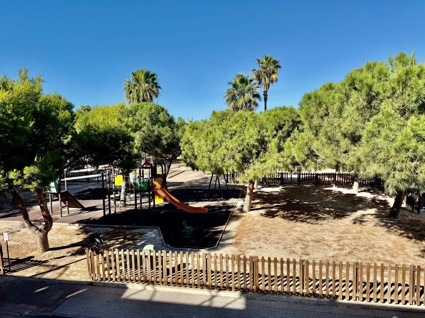 Vista exterior de Ático en venta en San Pedro del Pinatar con Aire acondicionado, Calefacción y Terraza
