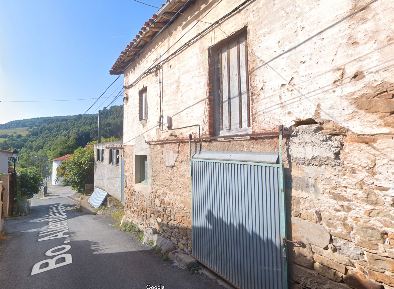 Vista exterior de Casa o xalet en venda en Castro-Urdiales amb Jardí privat
