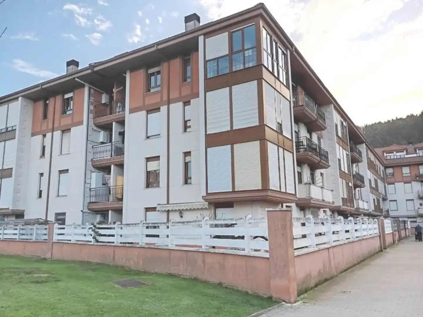 Vista exterior de Piso en venta en Cartes con Calefacción, Parquet y Terraza