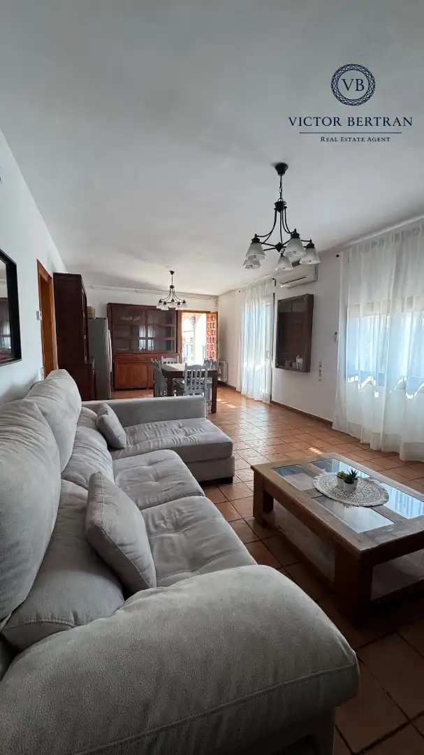 Sala de estar de Casa adosada en venta en Sant Cebrià de Vallalta con Aire acondicionado, Calefacción y Jardín privado