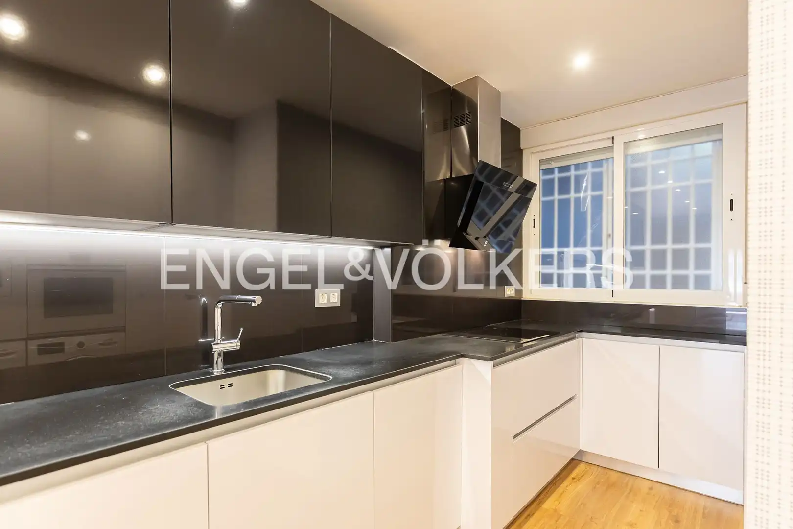Cocina de Piso en venta en Madrid con Calefacción, Terraza y Trastero