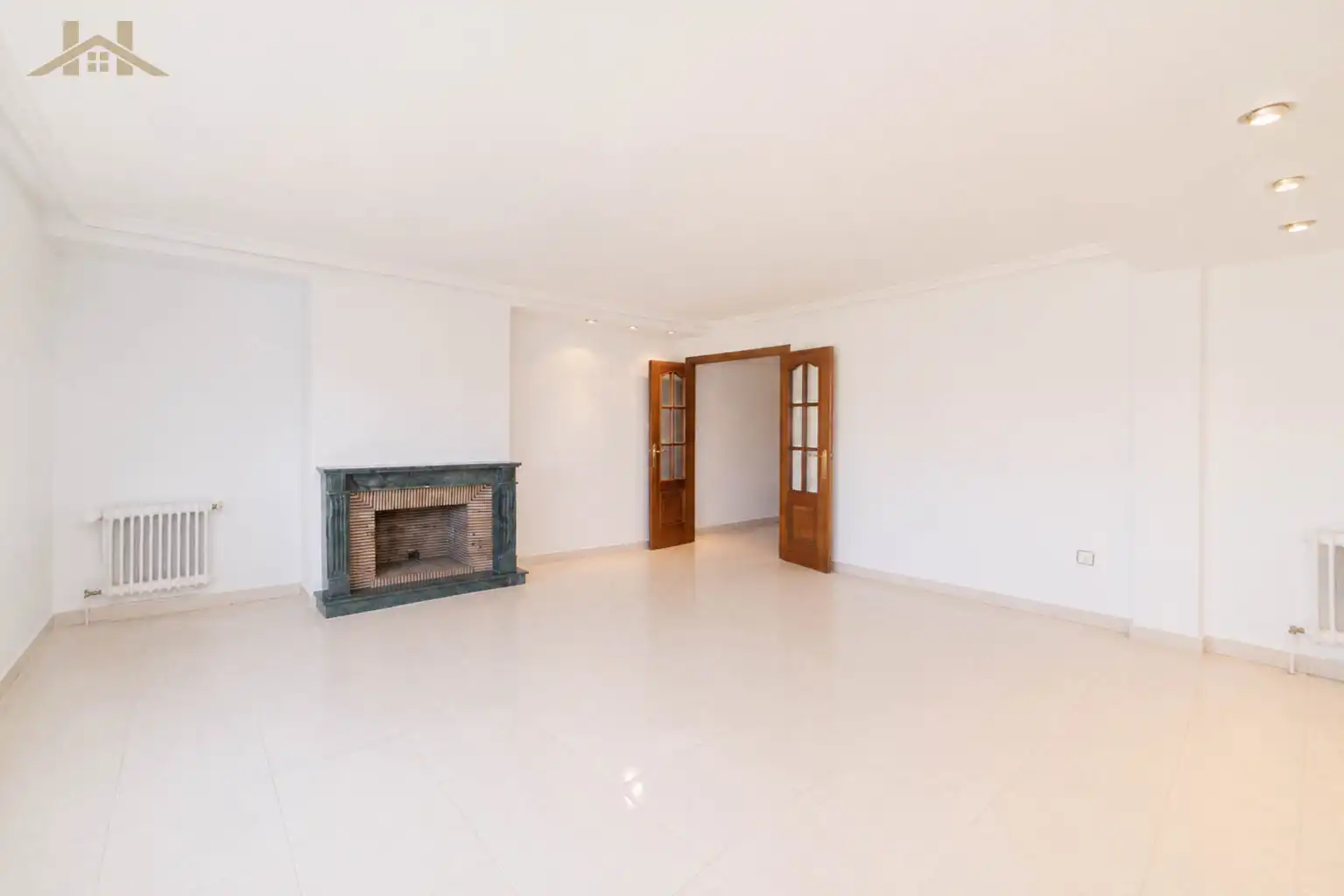Sala d'estar de Casa adosada en venda en Villanueva de Perales amb Aire condicionat, Calefacció i Jardí privat