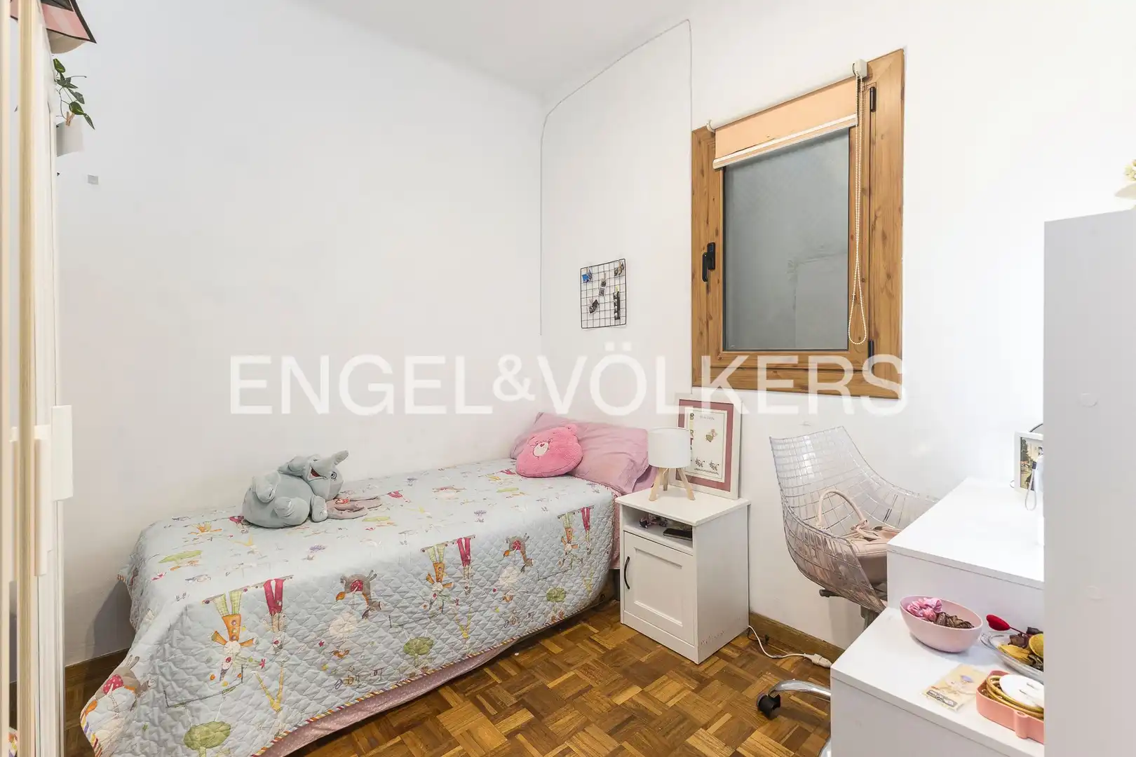 Bedroom of Flat for sale in Barcelona  with Air Conditioner, Heating and Parquet flooring