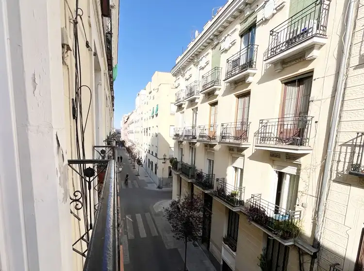 Piso con terraza en alquiler en Calle del Montserrat, imagen 4