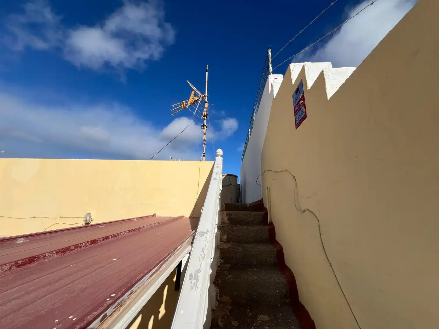 Vista exterior de Casa adosada en venda en La Aldea de San Nicolás  amb Terrassa, Moblat i Forn
