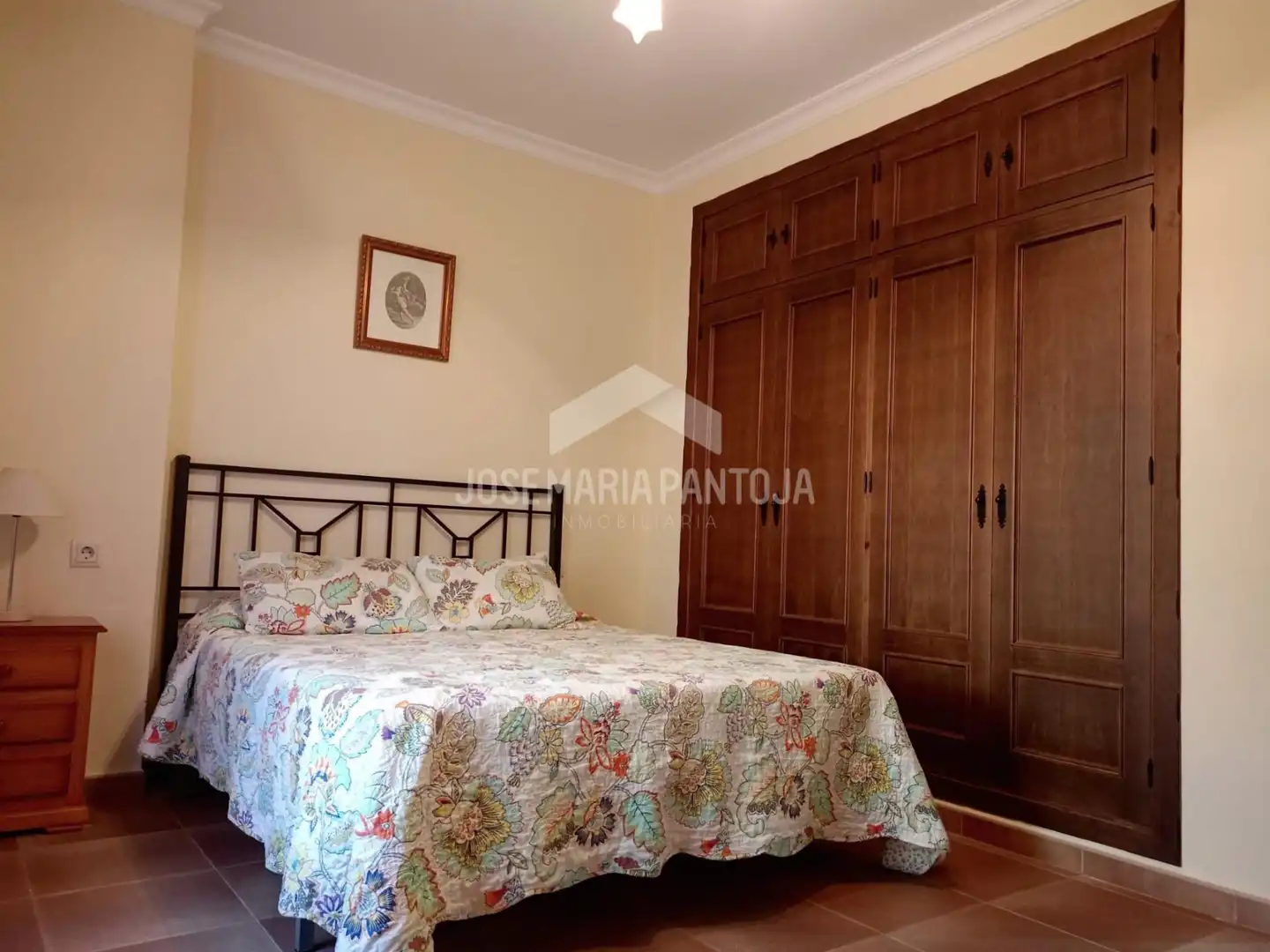 Dormitori de Casa o xalet en venda en Arcos de la Frontera amb Calefacció, Jardí privat i Traster
