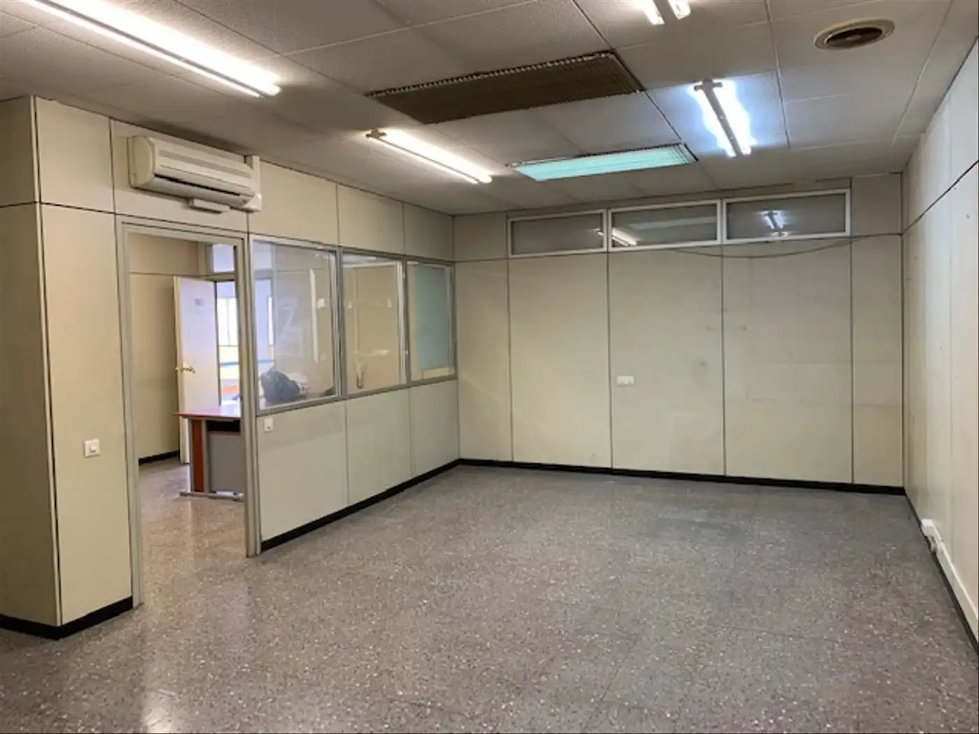 Oficina de alquiler en L'Hospitalet de Llobregat, Barcelona