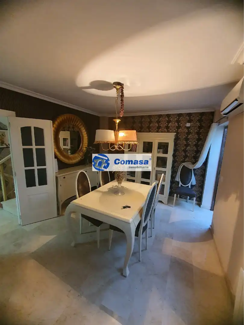 House with pool for sale in Martos