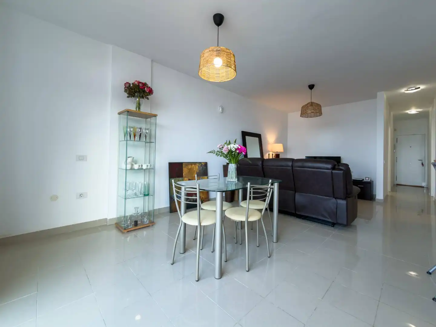 Menjador de Apartament en venda en San Cristóbal de la Laguna amb Jardí privat, Terrassa i Piscina comunitària
