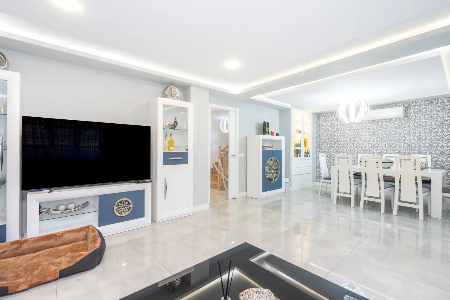 Sala d'estar de Casa adosada en venda en Valdemoro amb Aire condicionat, Calefacció i Jardí privat