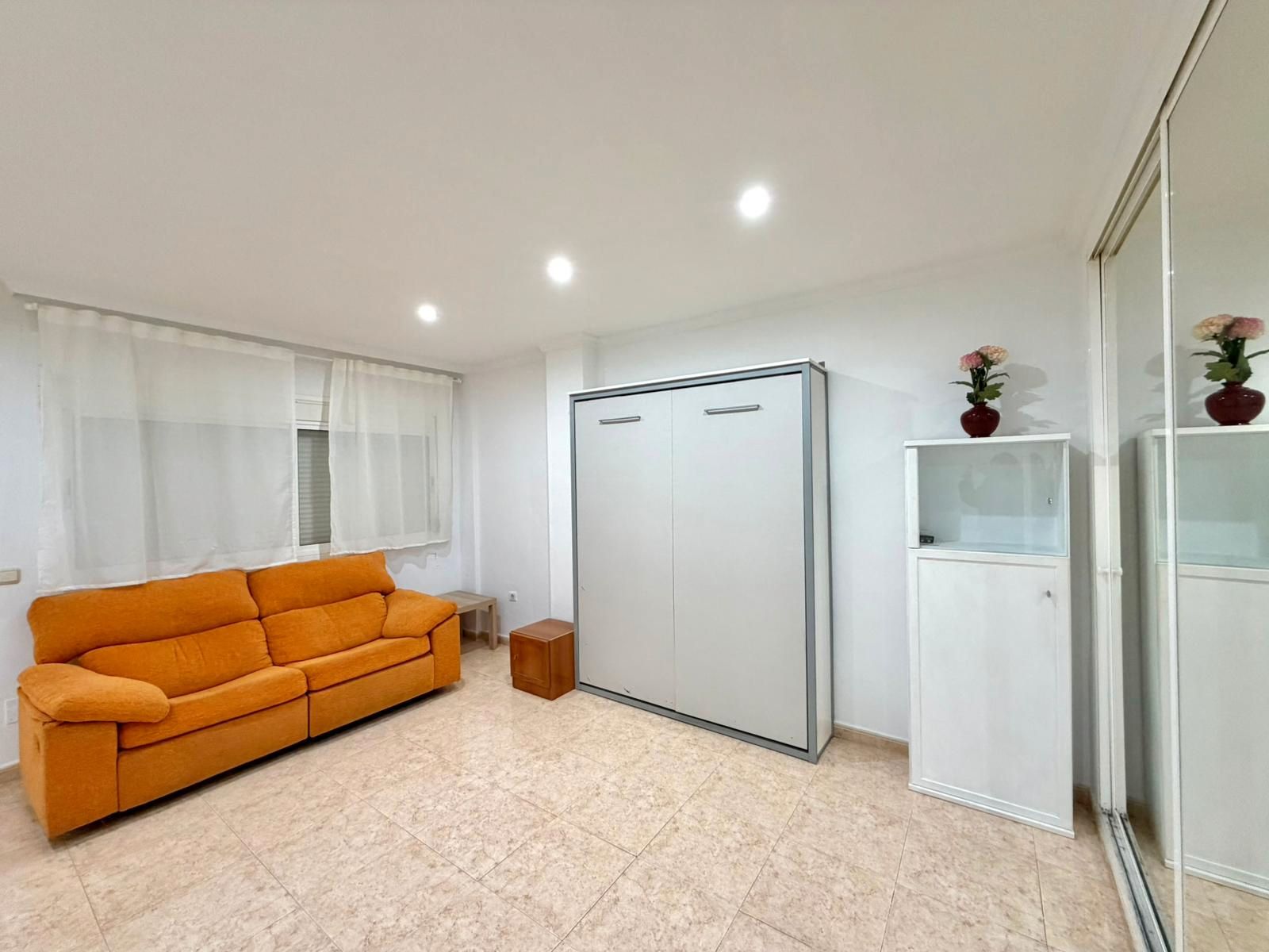 Habitación de Estudio en venta en Benalmádena con Aire acondicionado y Amueblado