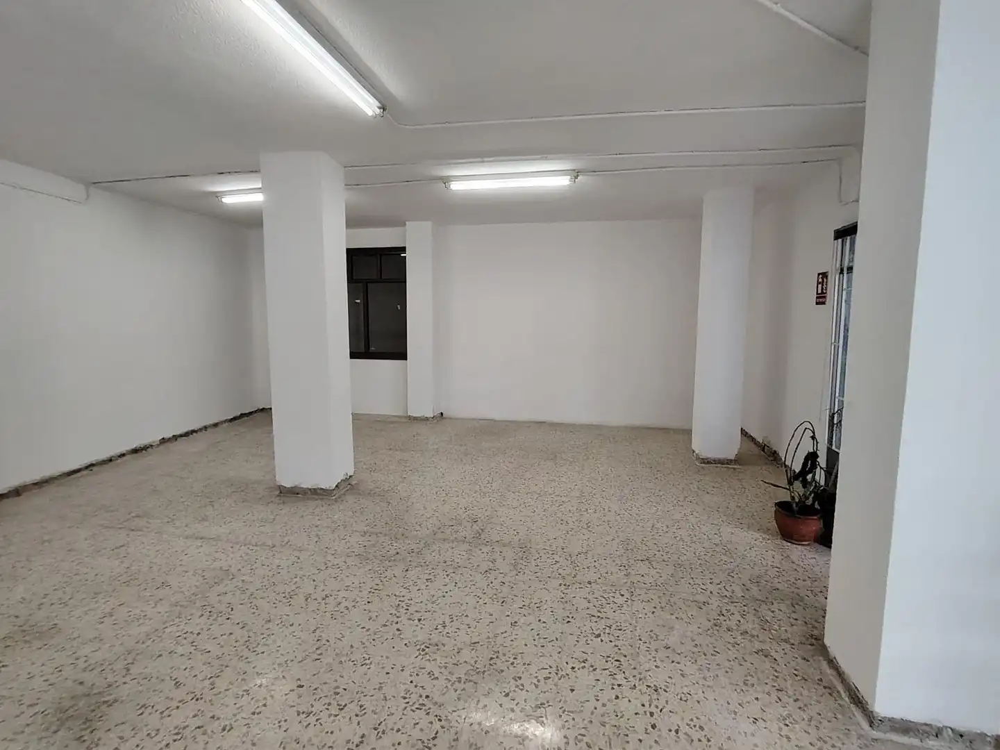 Business premises to rent in Avenida Andalucía 39