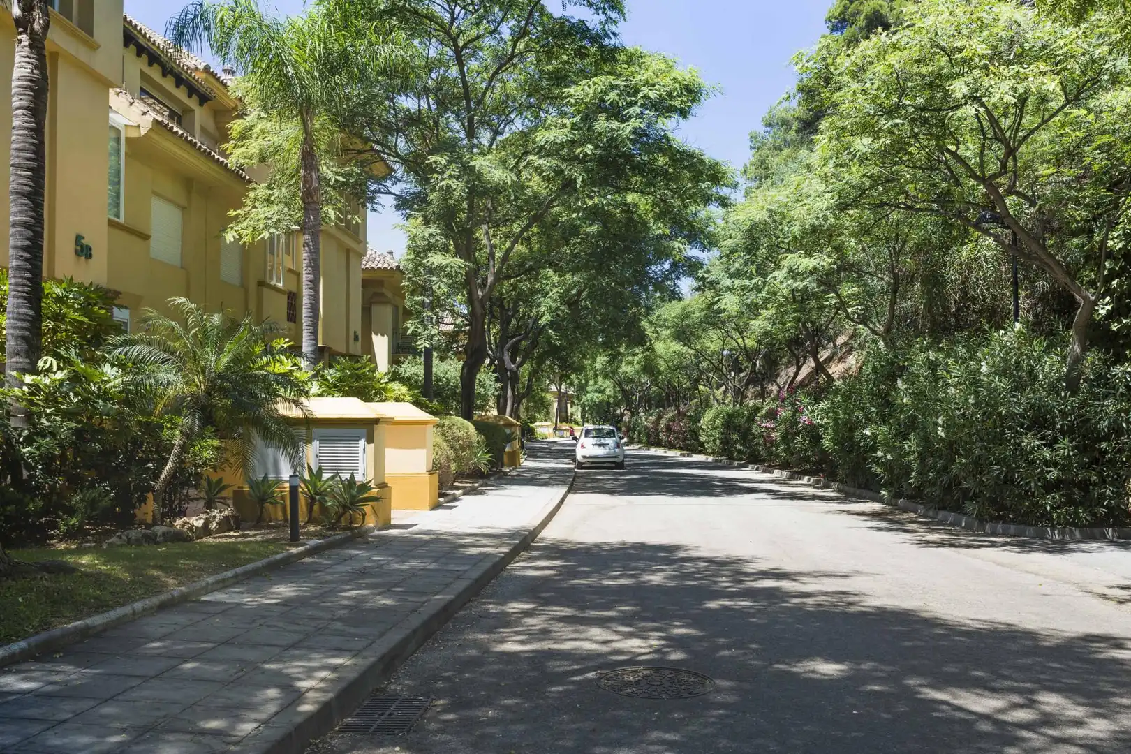 Außenansicht von Erdgeschoss zur Miete in Marbella mit Klimaanlage, Heizung und Terrasse