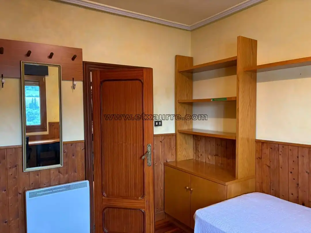 Habitación de Piso en venta en Laudio / Llodio con Calefacción y Balcón