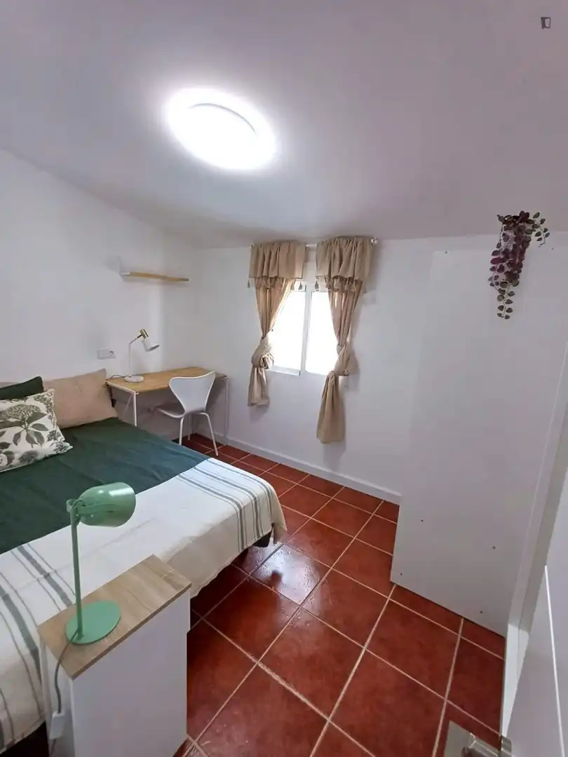 Bedroom of Houses for share in  Valencia Capital  with Air Conditioner, Heating and Furnished