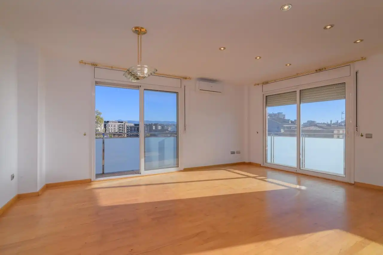 Sala d'estar de Dúplex en venda en Manresa amb Aire condicionat, Parquet i Terrassa