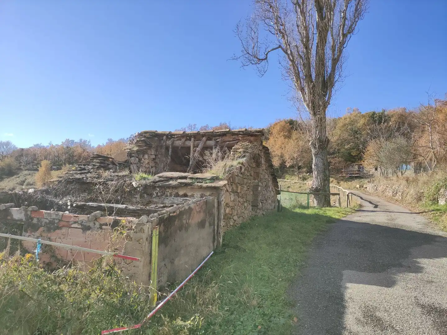 Vista exterior de Finca rústica en venda en El Pueyo de Araguás