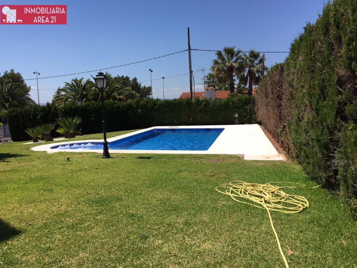 Piscina de Casa o xalet en venda en La Pobla de Vallbona amb Aire condicionat, Calefacció i Terrassa