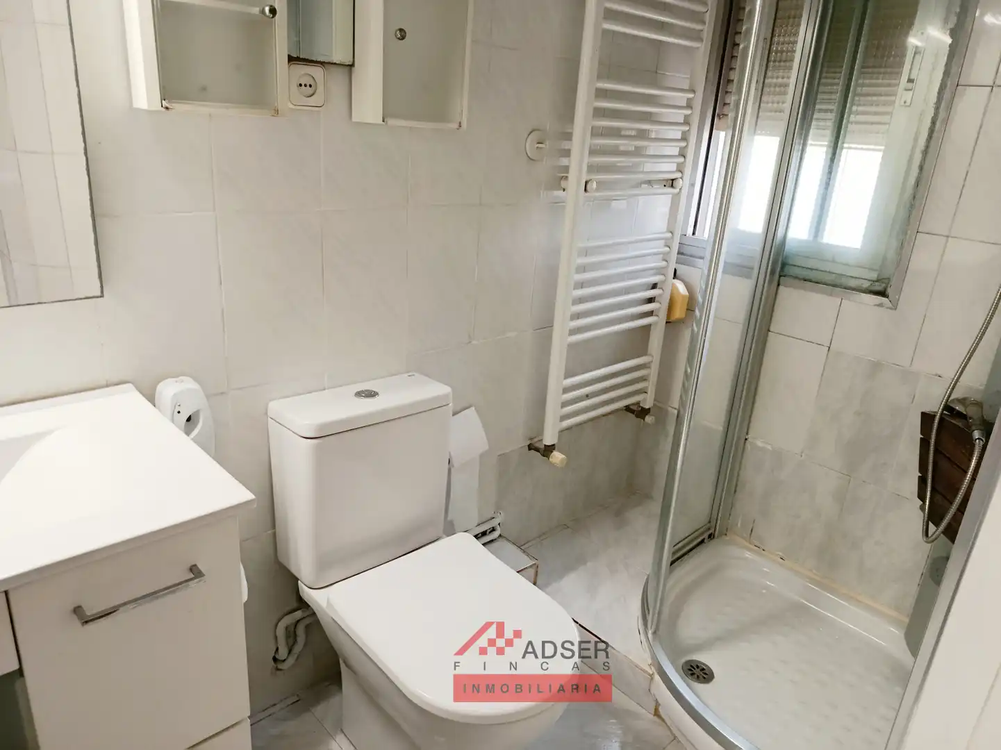 Badezimmer von Wohnung zum Verkauf in  Logroño mit Heizung und Balkon