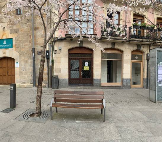 Local comercial en Alquiler en Atxuri