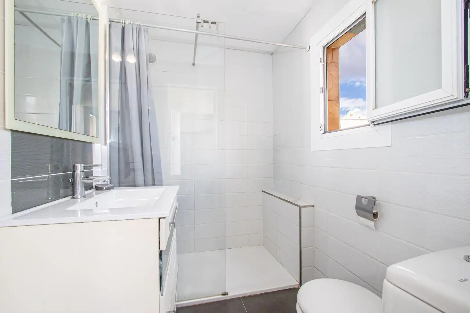 Baño de Piso en venta en  Palma de Mallorca con Aire acondicionado, Terraza y Trastero