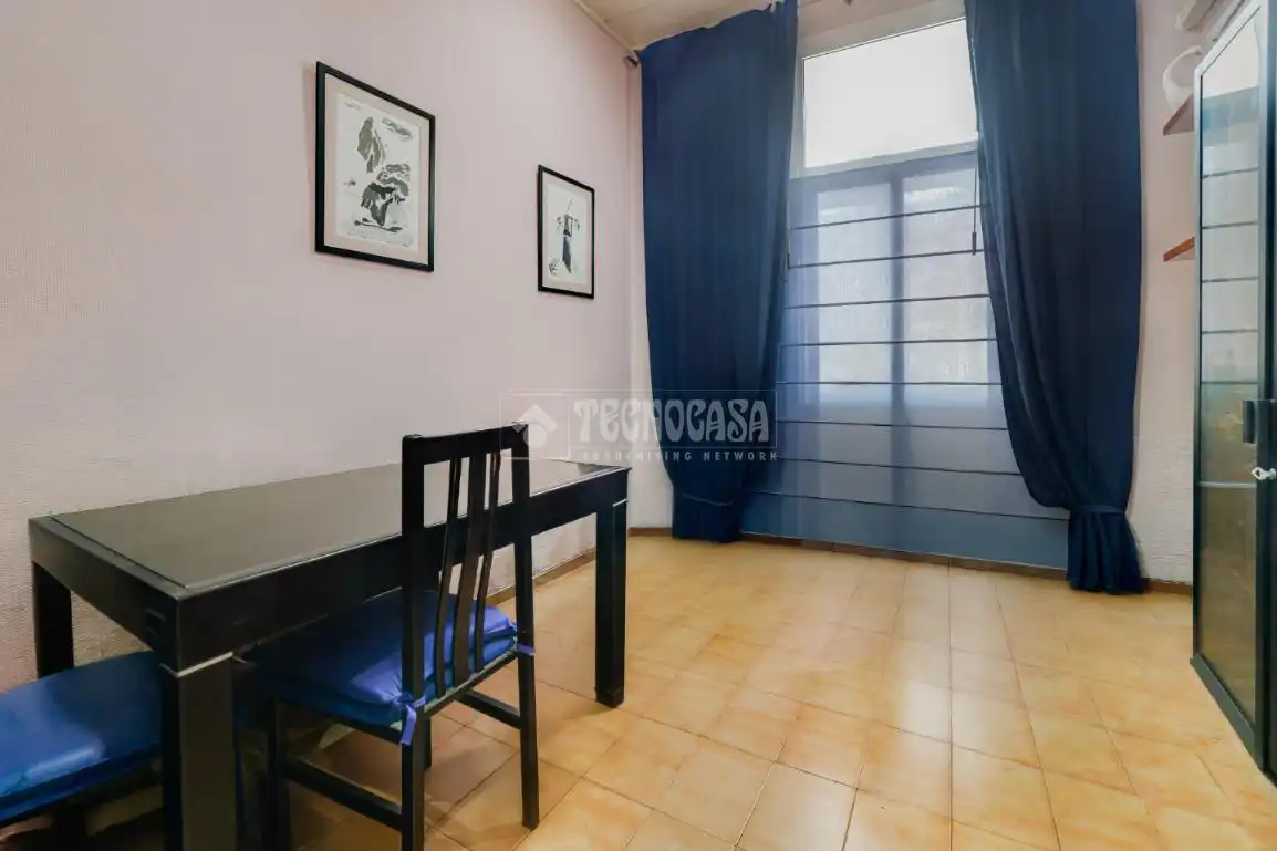 Comedor de Piso en venta en Barcelona con Balcón