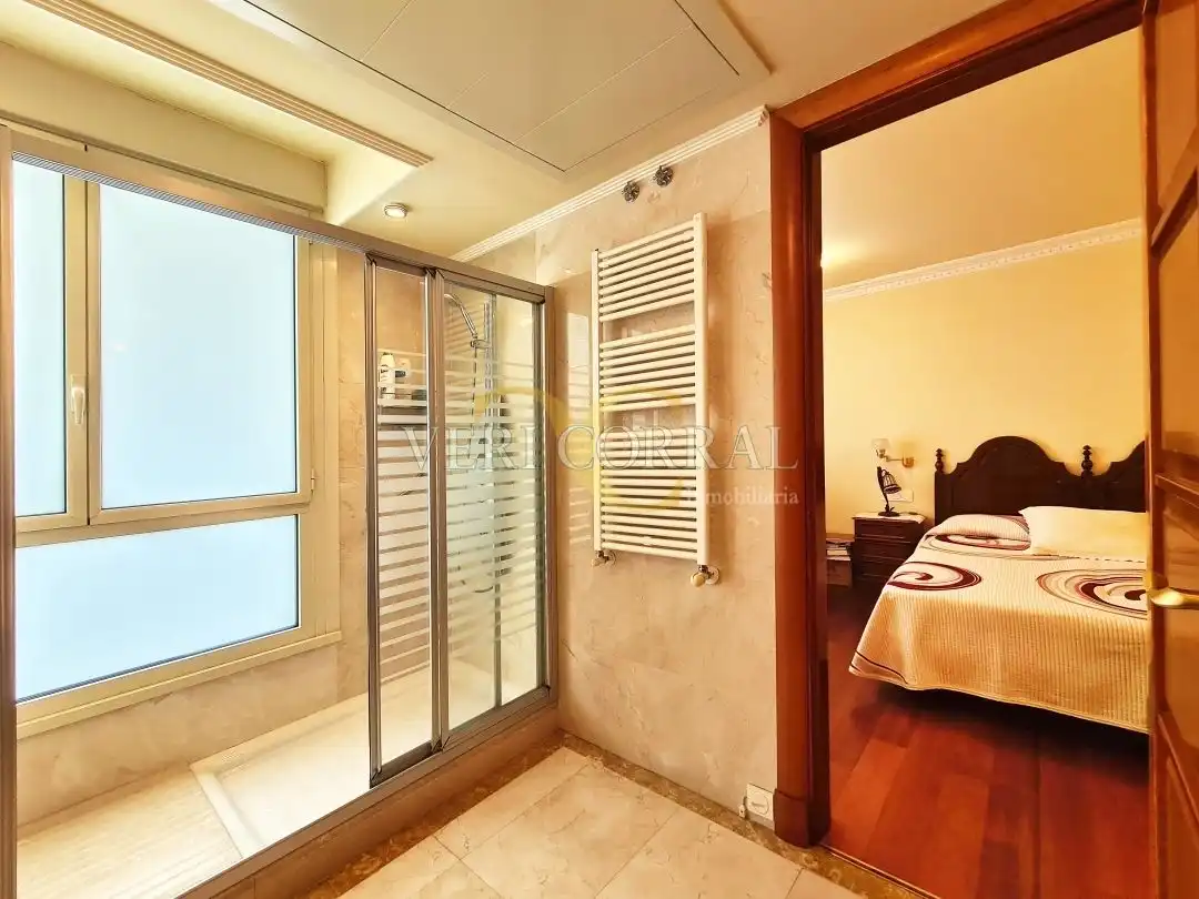 Bedroom of Flat for sale in Oviedo   with Heating, Terrace and Storage room