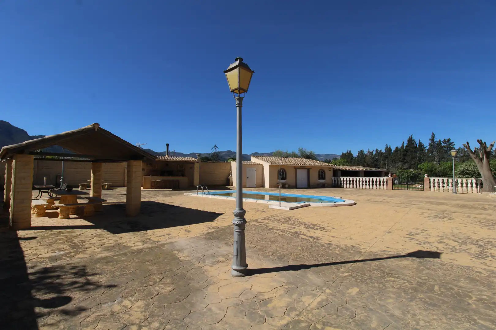 Außenansicht von Country house zum Verkauf in Alhaurín de la Torre mit Klimaanlage, Heizung und Privatgarten