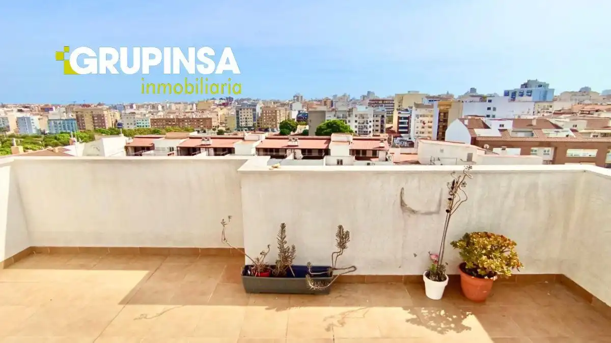 Terraza de Piso en venta en Castellón de la Plana / Castelló de la Plana con Aire acondicionado, Terraza y Trastero
