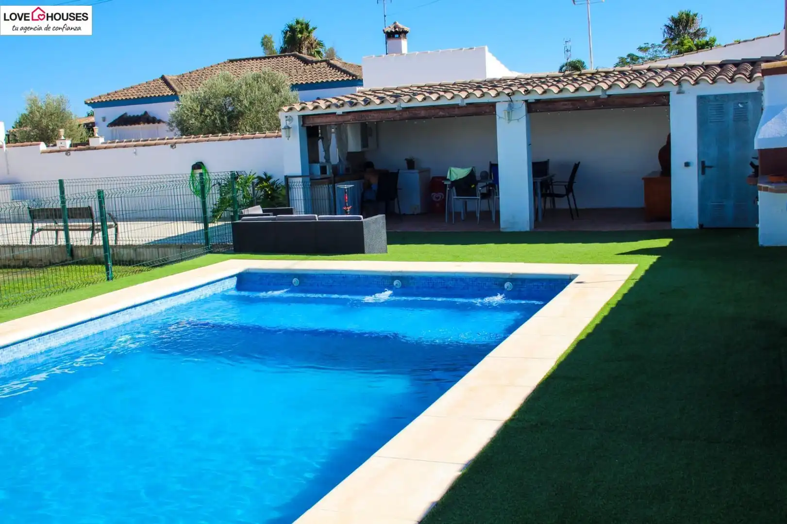 Chalet con piscina en venta en Pelagatos - Pago del Humo
