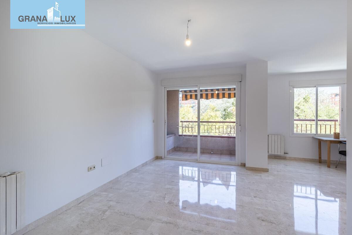 Flat for sale in  Granada Capital  with Heating, Terrace and Balcony