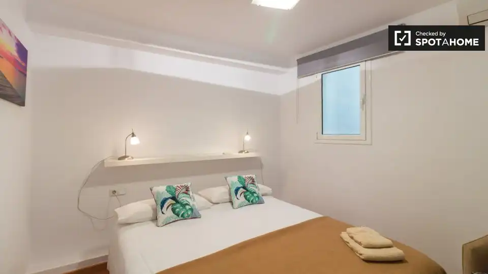 Appartamento con terrazza in affitto a Ciutat Vella, imagen 4