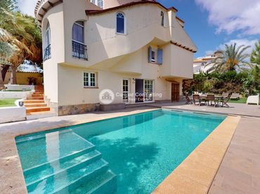 Xalet amb piscina en venda a Orihuela Costa