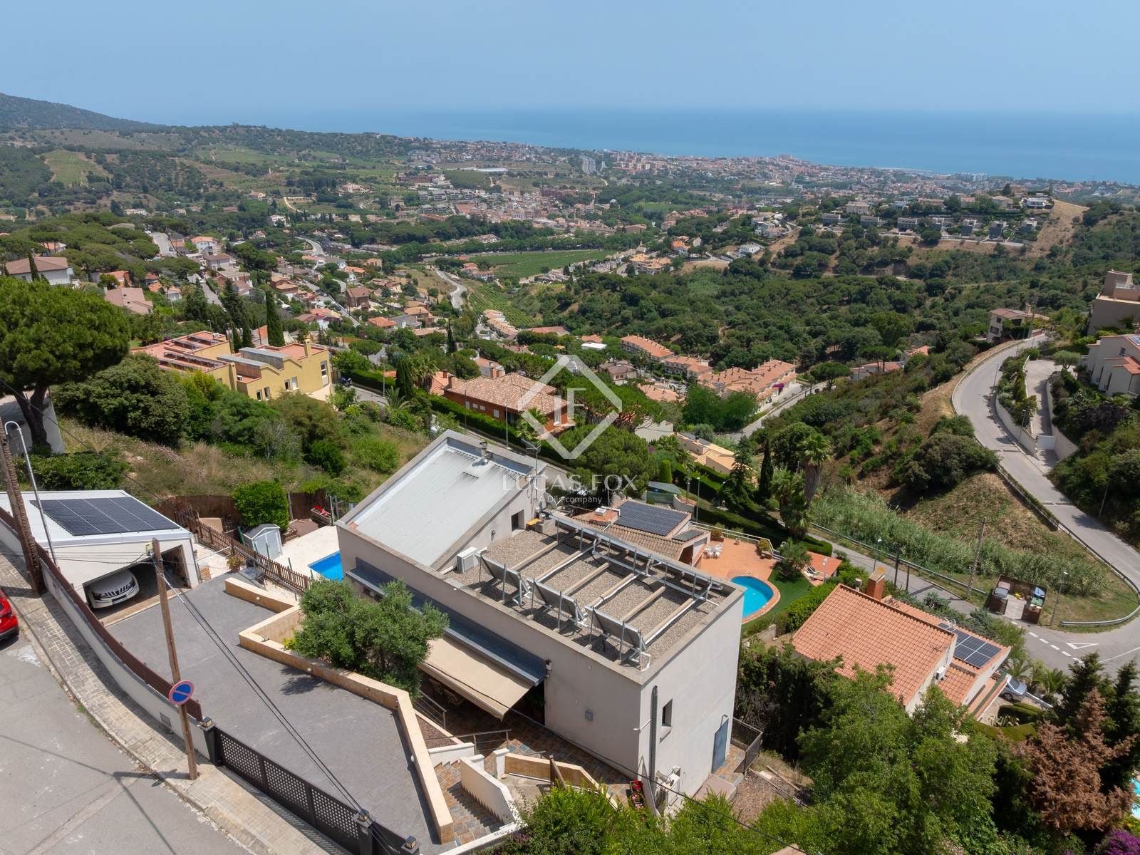 Vista exterior de Casa o xalet en venda en Alella amb Calefacció, Jardí privat i Terrassa