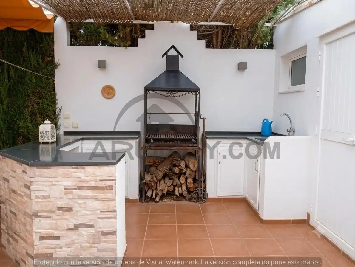 Cocina de Casa adosada en venta en Alcalá de Guadaira con Aire acondicionado, Calefacción y Jardín privado