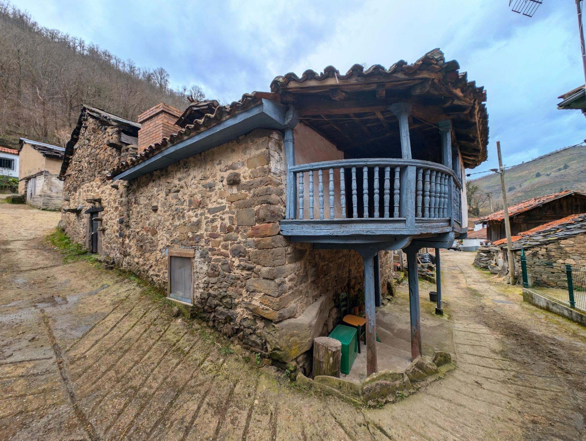 Exterior view of House or chalet for sale in Aller  with Heating, Terrace and Balcony