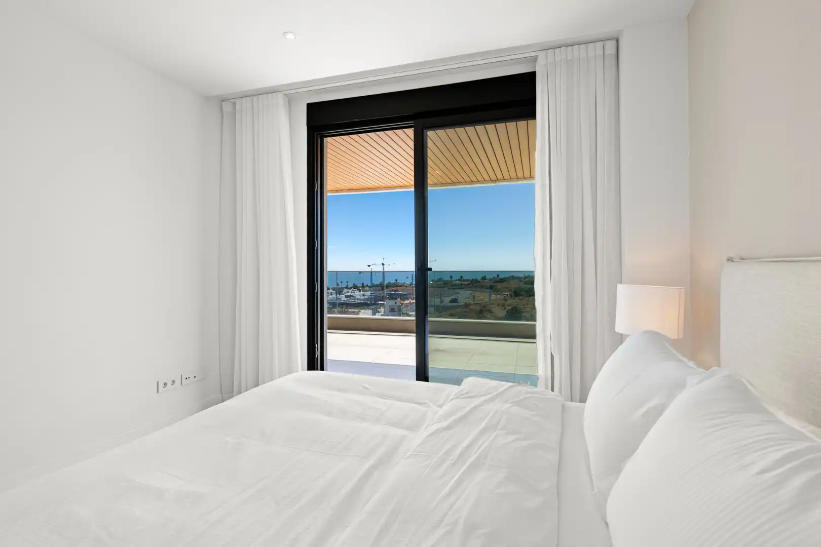 Apartamento con terraza en venta en Selwo, imagen 16