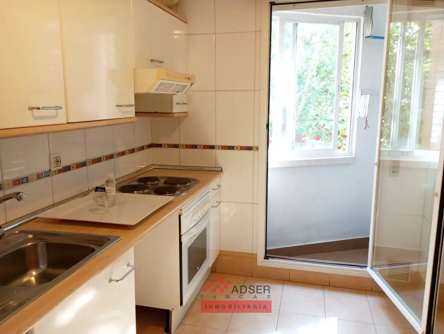 Cuina de Pis en venda en  Logroño amb Calefacció, Parquet i Traster