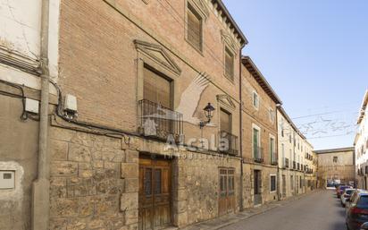 Vista exterior de Casa adosada en venda en Pastrana amb Calefacció, Terrassa i Balcó