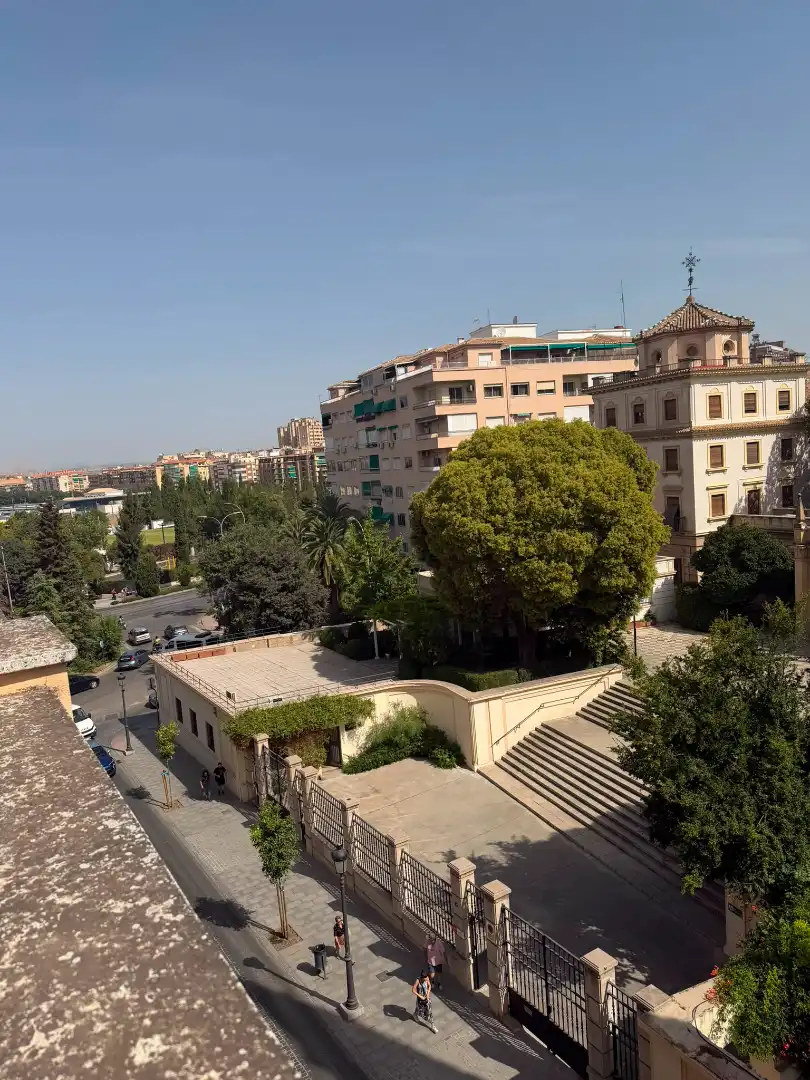 Vista exterior de Àtic de lloguer en Granada amb Terrassa, Forn i Rentadora