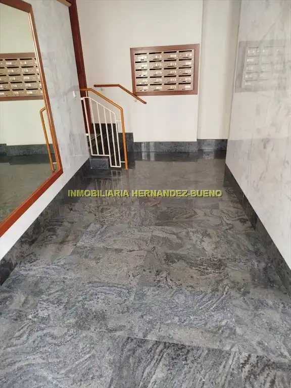Study for rent in Salamanca  with Air Conditioner, Heating and Furnished
